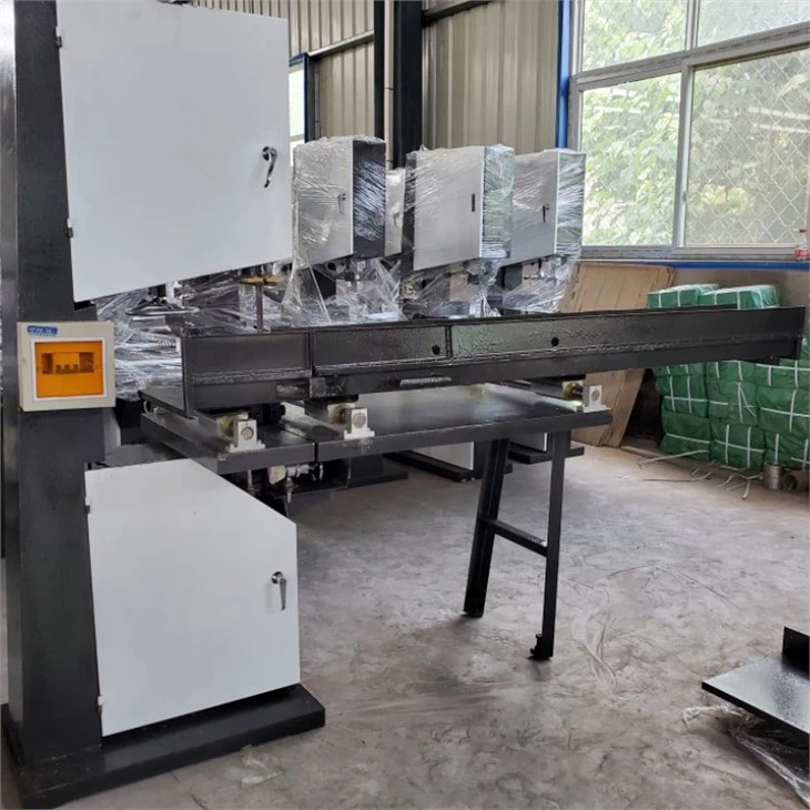 Machine de découpe de tissus